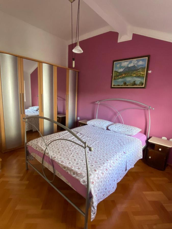 Gala Posh Apartment Soko Banja Luaran gambar