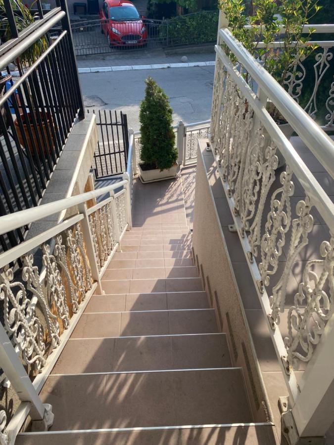Gala Posh Apartment Soko Banja Luaran gambar