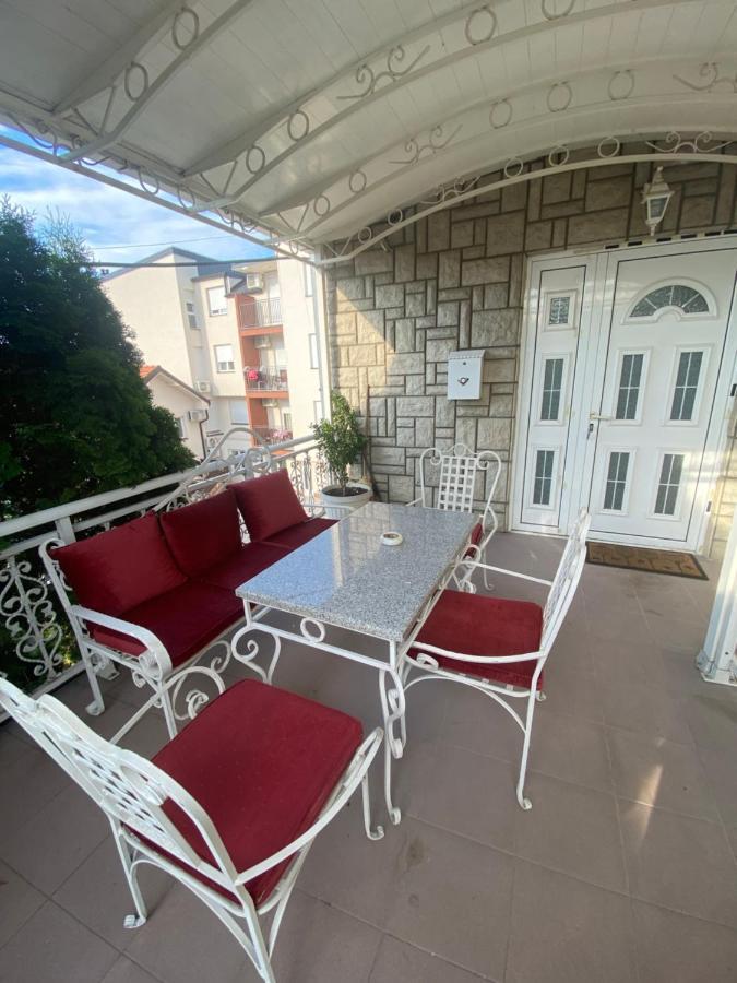 Gala Posh Apartment Soko Banja Luaran gambar