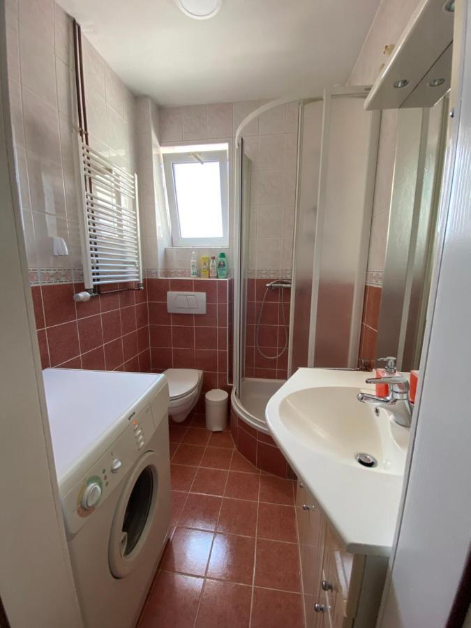 Gala Posh Apartment Soko Banja Luaran gambar