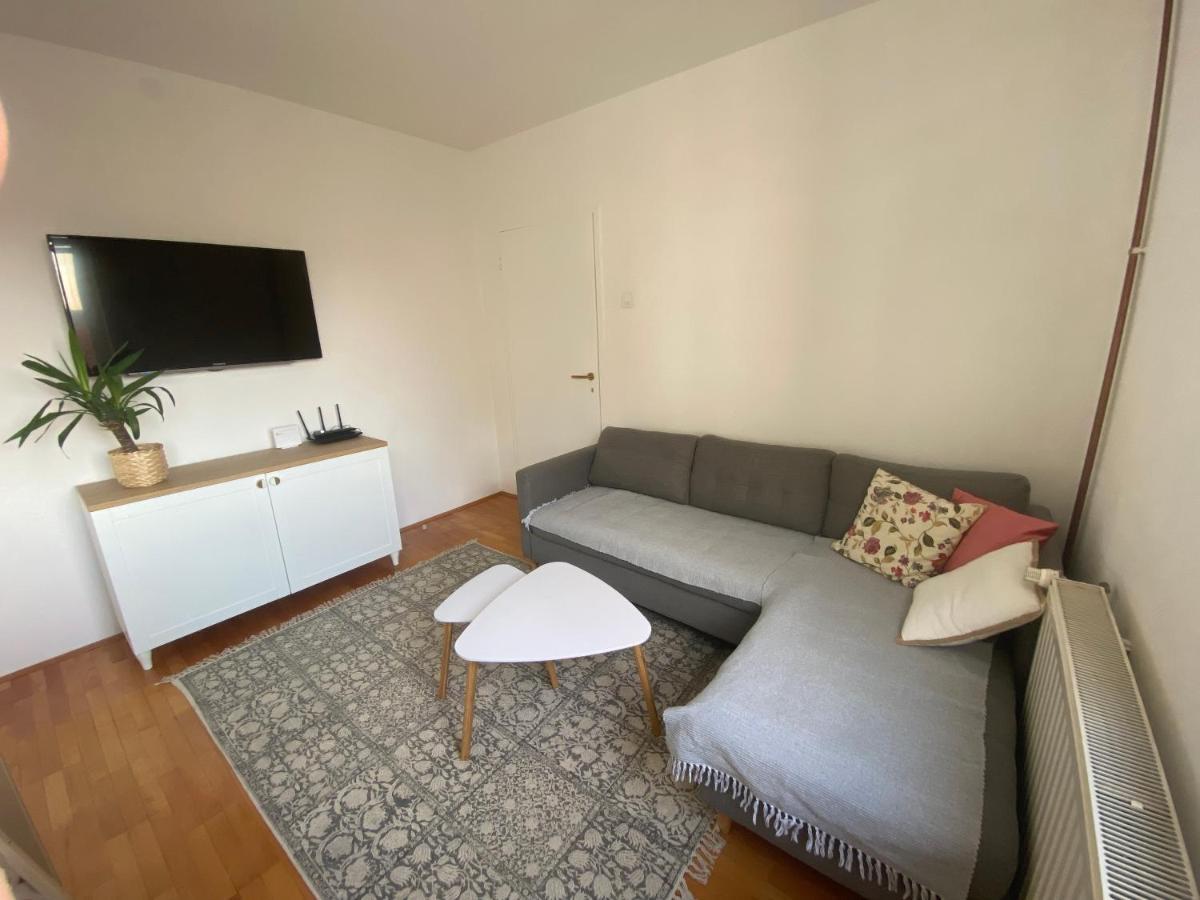 Gala Posh Apartment Soko Banja Luaran gambar